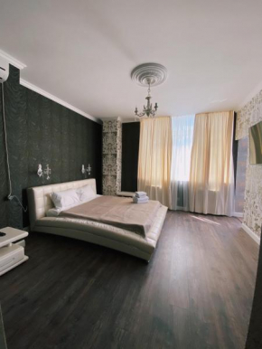 Arcadia Plaza 2-BR Brown Prestige Apartment